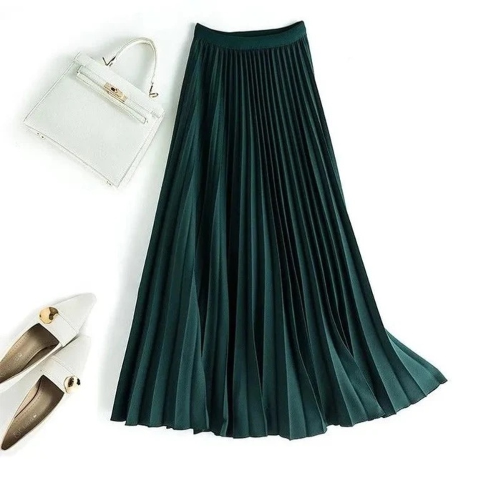 Elegant Green Pleated Skirt